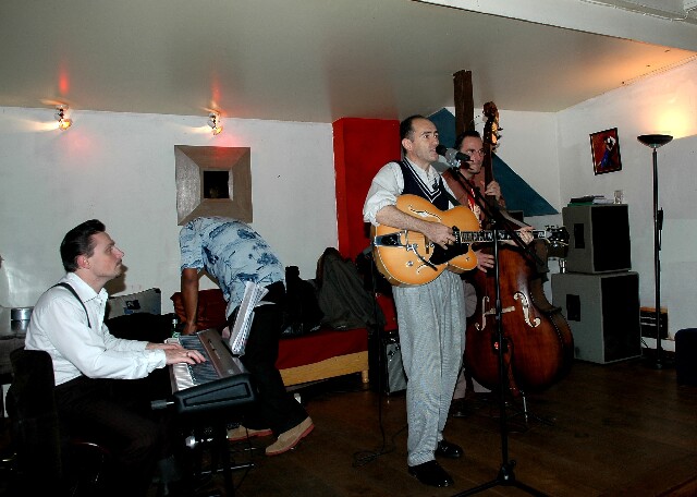 min 2006 12 05 latino 070